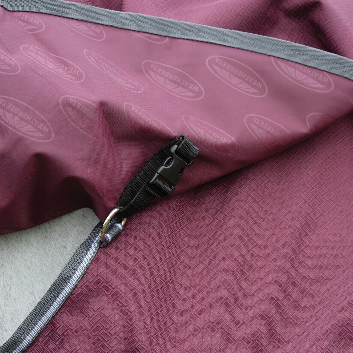 Weatherbeeta Comfitec Plus Dynamic II Lite Horse Turnout Neck Cover (Maroon/Grey/White) - Image 2