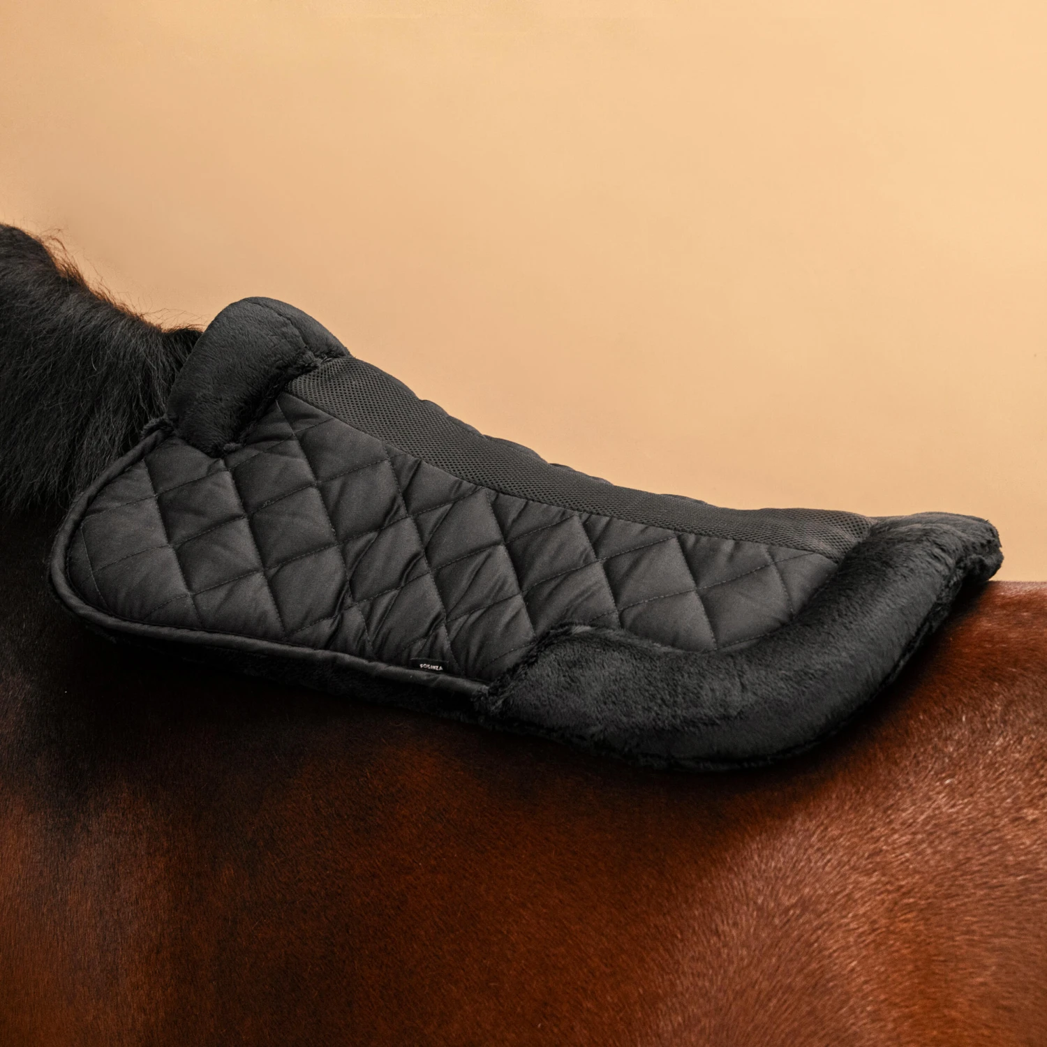 Horse & Pony Synthetic Sheepskin Saddle Pad 500 - Image 14