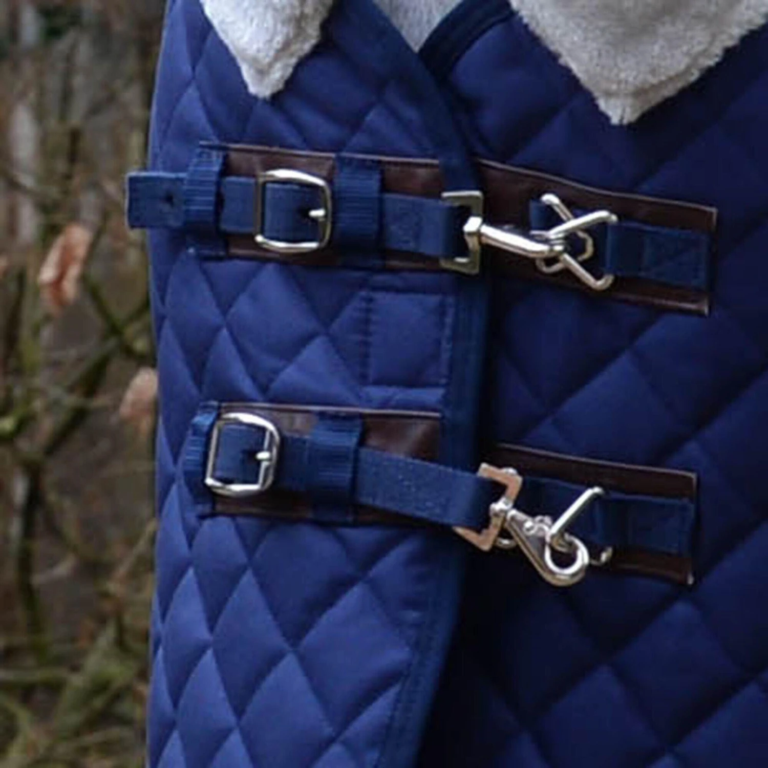 Weatherbeeta Comfitec Deluxe StandardNeck Quilted Midweight Horse Stable Rug (Navy) - Image 2